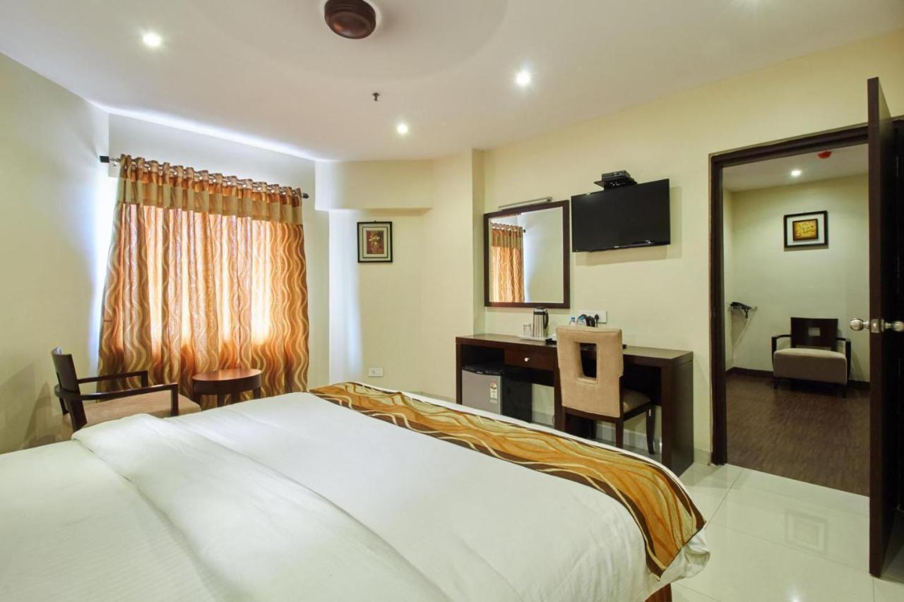 Krishna Residency Otel Vijayawāda Dış mekan fotoğraf