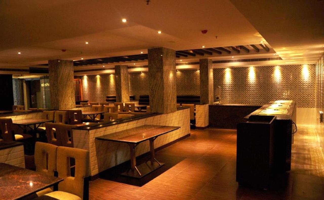 Krishna Residency Otel Vijayawāda Dış mekan fotoğraf