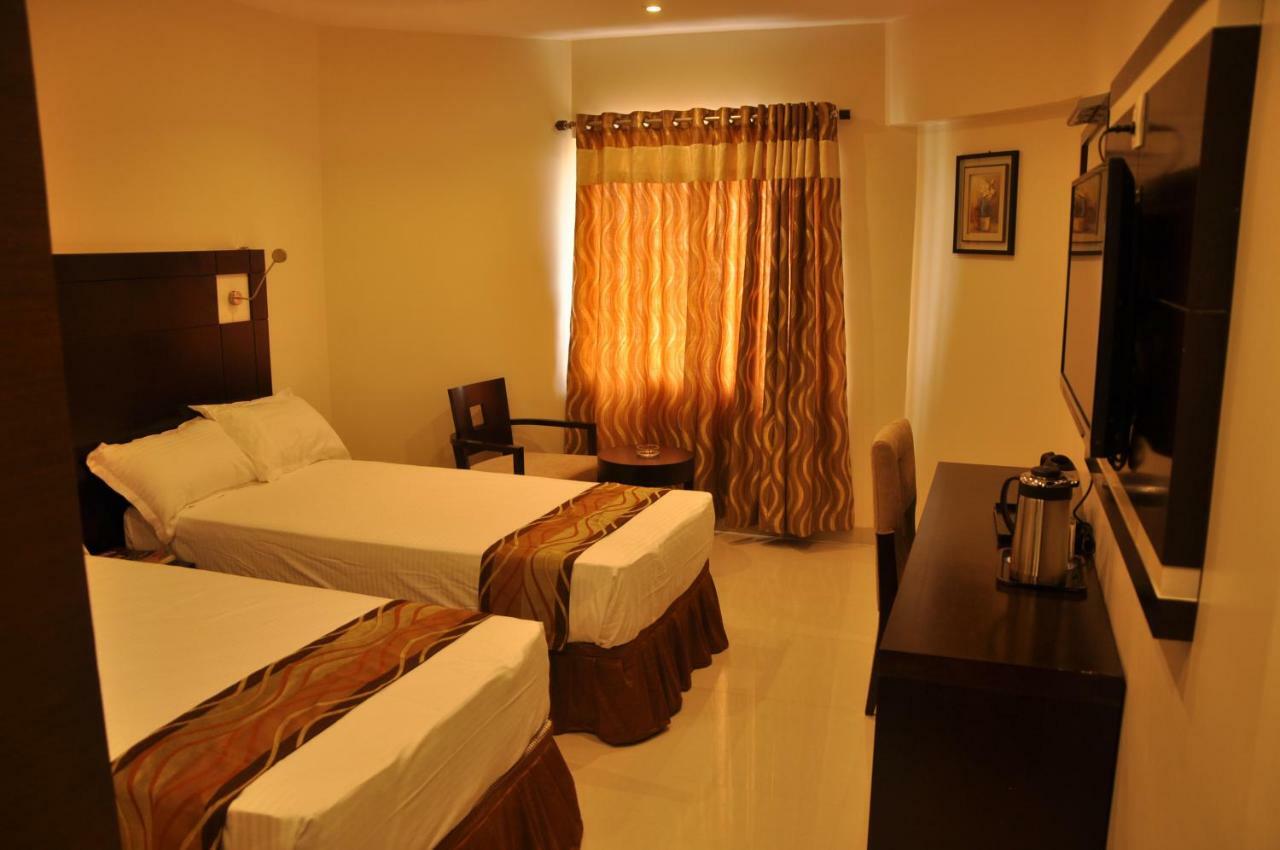 Krishna Residency Otel Vijayawāda Dış mekan fotoğraf