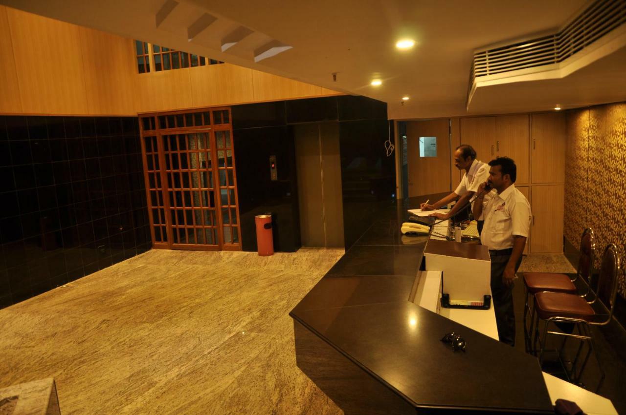 Krishna Residency Otel Vijayawāda Dış mekan fotoğraf