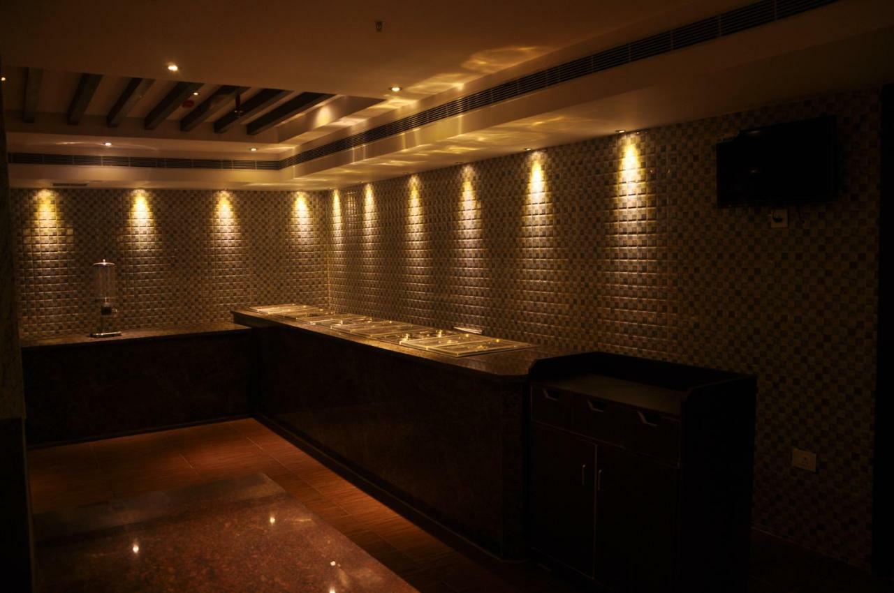 Krishna Residency Otel Vijayawāda Dış mekan fotoğraf